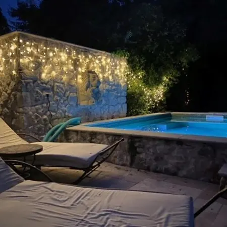 Les Fontaines Du Mas Des Fontaines Hébergement de vacances *